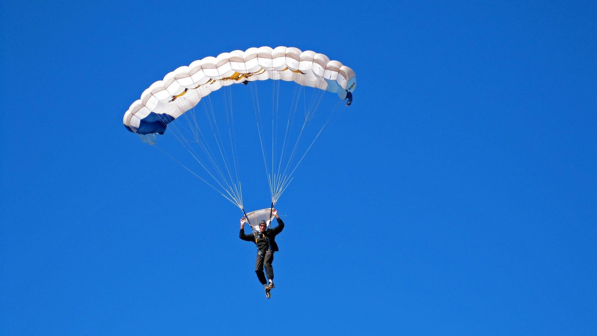 华体会官方-LOL高端玩家操作精彩短视频，lol高端玩家和低端玩家差别